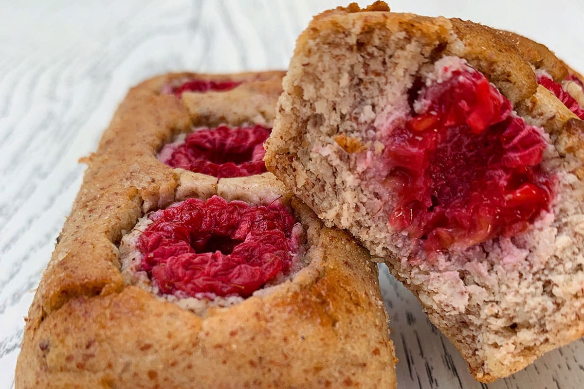 Financiers framboise à la purée crue d'amande