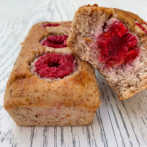 Financiers framboise à la purée crue d'amande