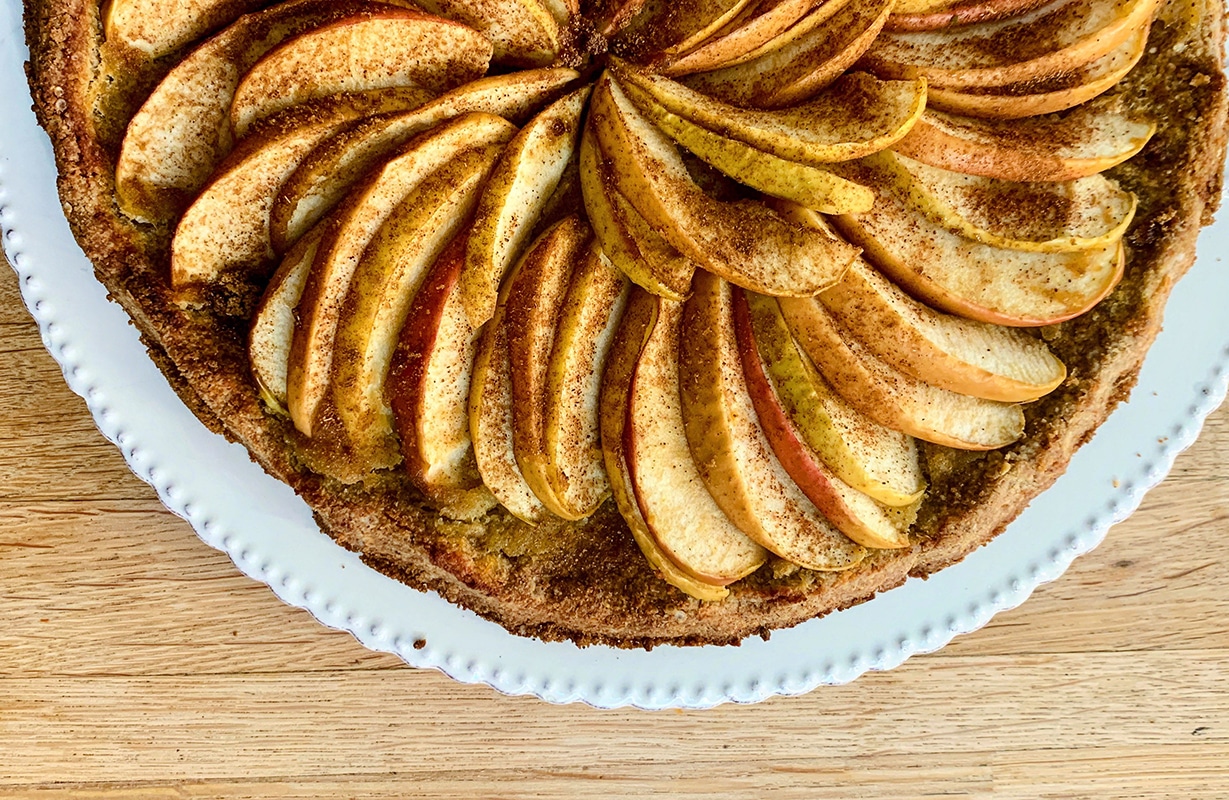 Tarte aux pommes à la purée et lait d'amande by YoodbyOrnella