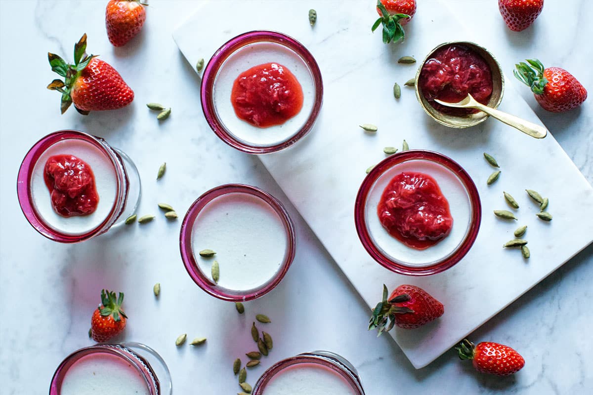 Pana Cotta à la fraise açaï by Alimentation Epanouie