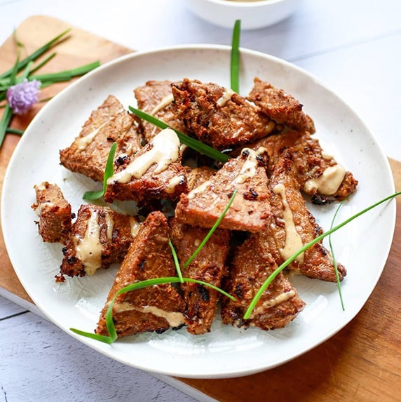 Tempeh à la purée cacahuète toastée by Happy and veggy