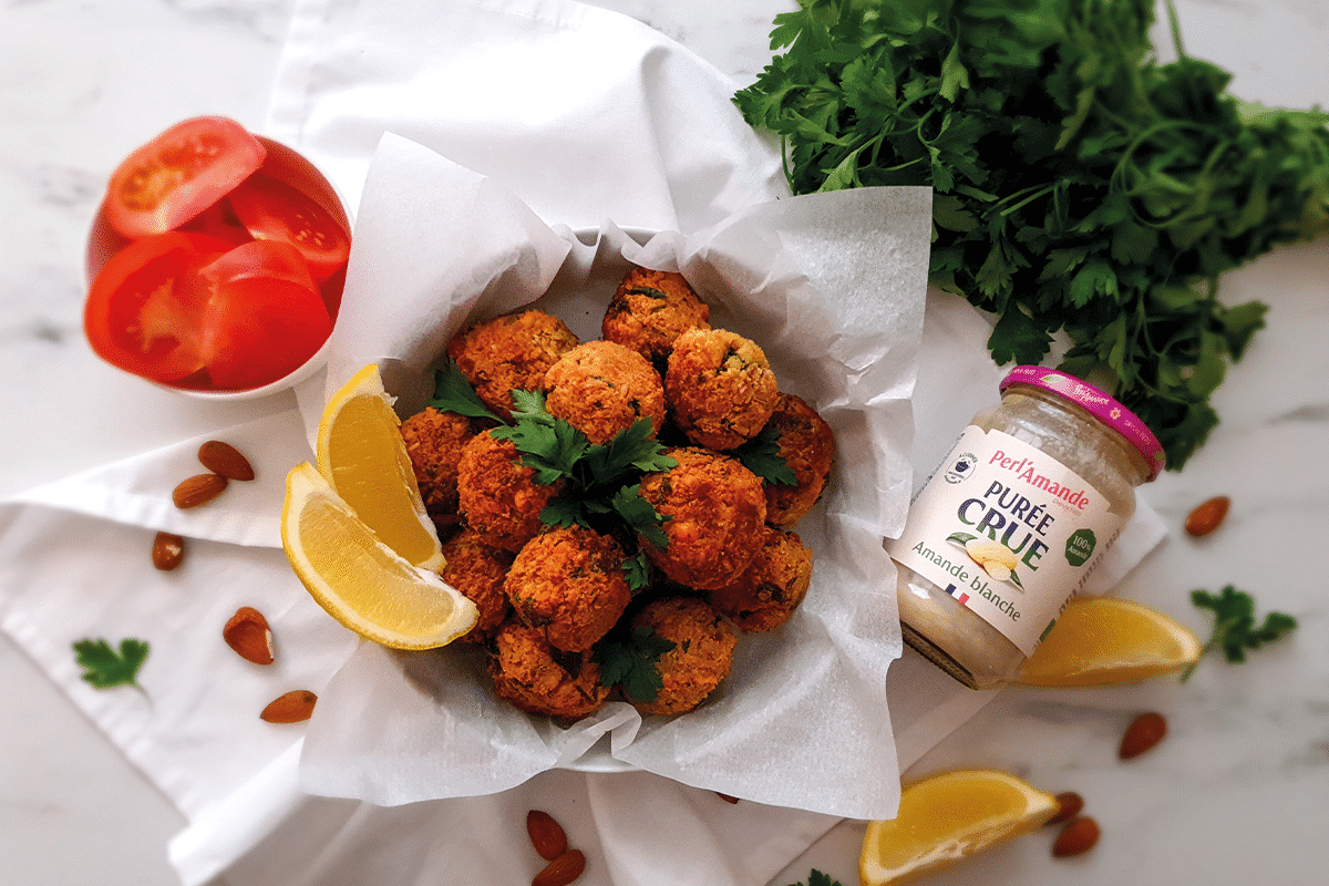 Falafels with raw white almond butter by Vie Sans Gluten