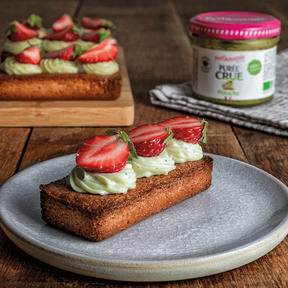 Financiers fraise à la purée de pistache by BeautyFood Cooking