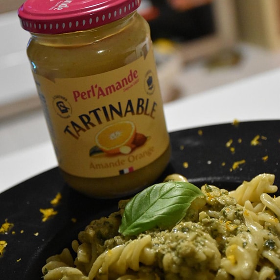 Fusilli au pesto aux saveurs d'amande et orange