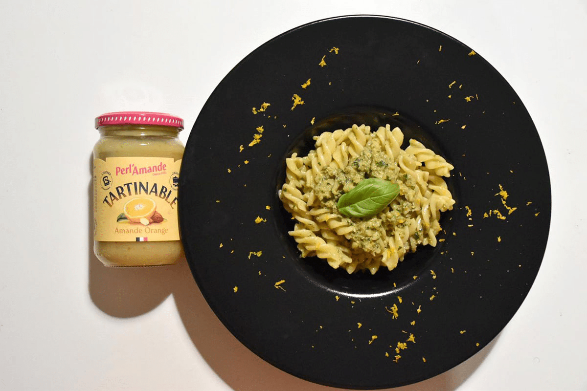 Fusilli au pesto aux saveurs d'amande et orange