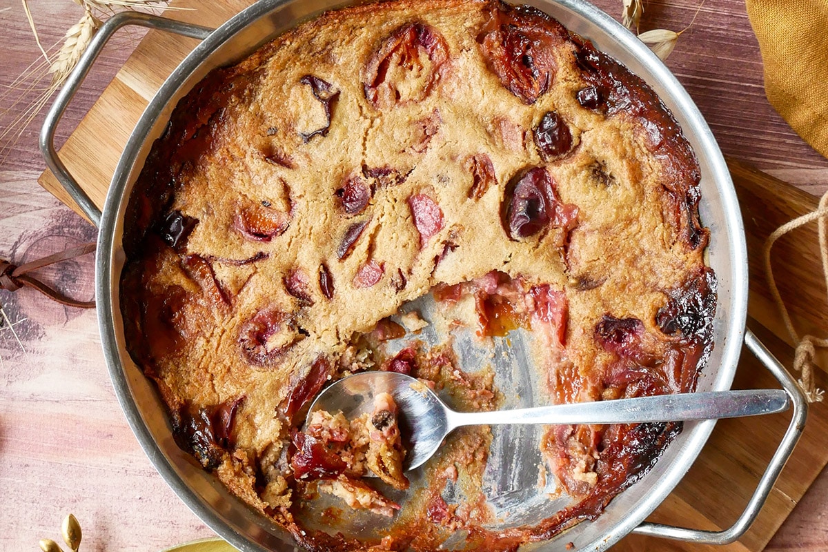 Clafoutis vegan et sans gluten aux prunes