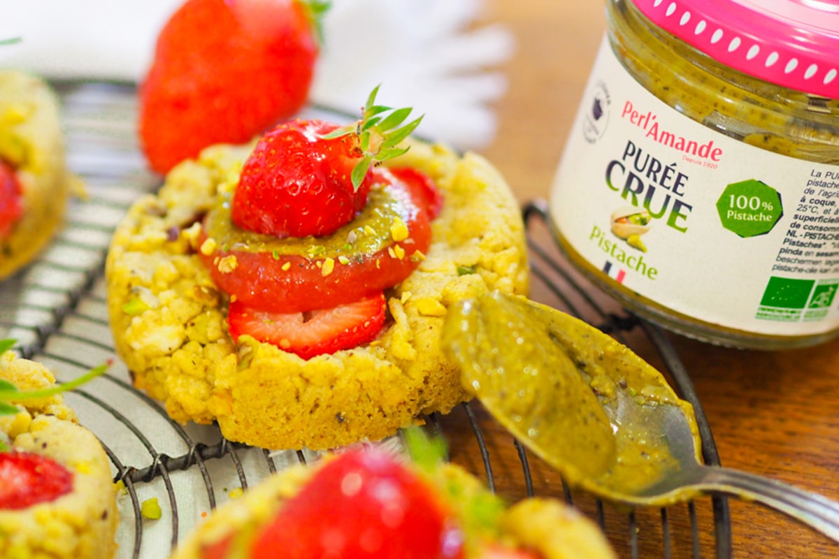 Strawberry pistachio and white chocolate cookies