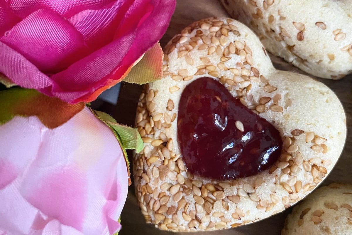 Biscuits sésame framboise