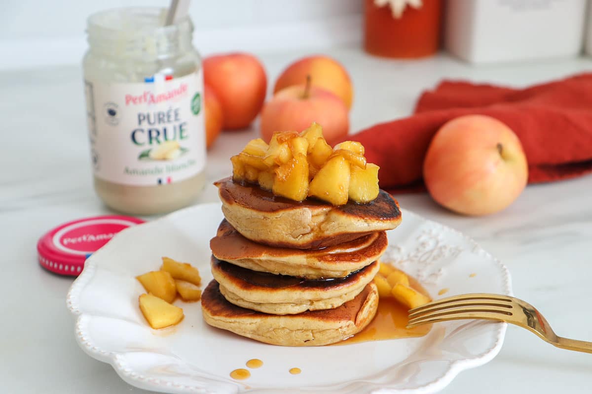 Pancakes fourrés aux pommes et à la purée d’amande blanche By Vie sans gluten